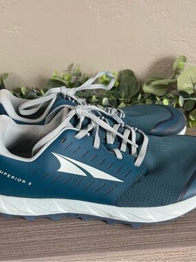 ALTRA Superior 5 Trail Running Shoes Womens Size 9 Blue Comfort Sneakers